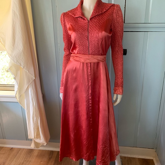 Vintage Dresses & Skirts - Sold🎈Vintage 1930s Zip Front Satin Quilted Dress